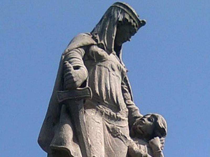 Lady Aethelflaed, the lady of Mercia and daughter of Alfred the Great.